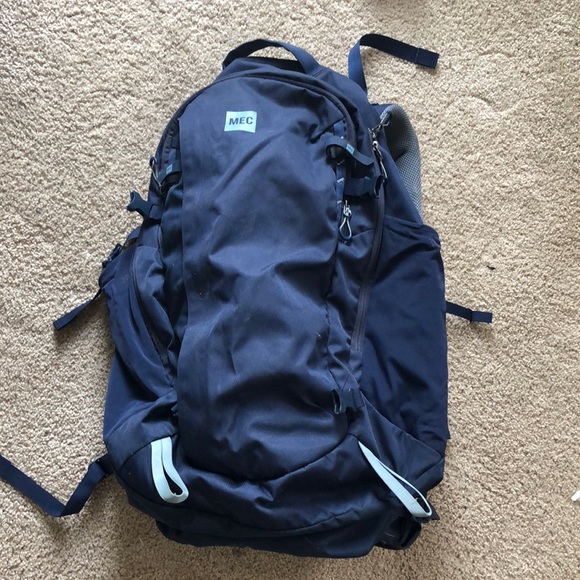 MEC Flair 45 Backpack - Women's - Picture 2 of 4